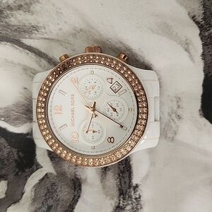 Ceramic Michael Kors white watch face